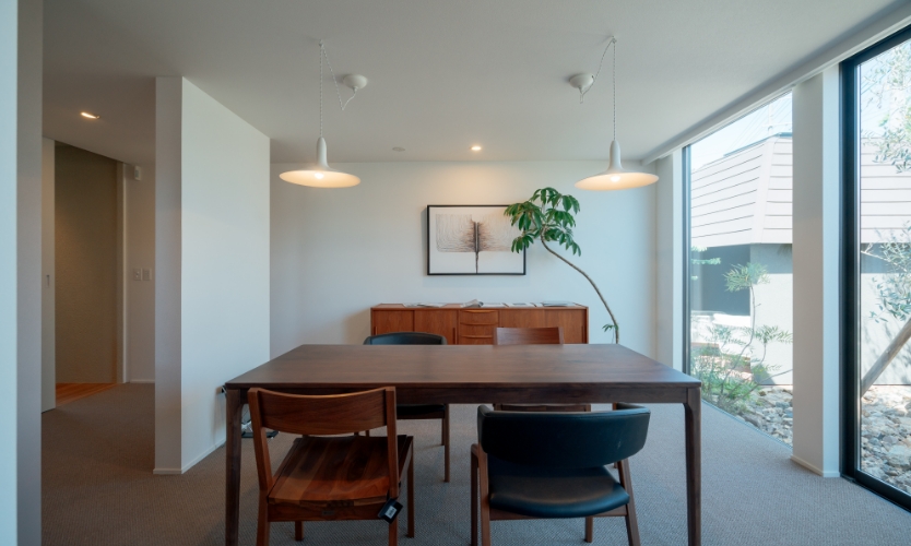 CHECK HOUSE SHOWROOM